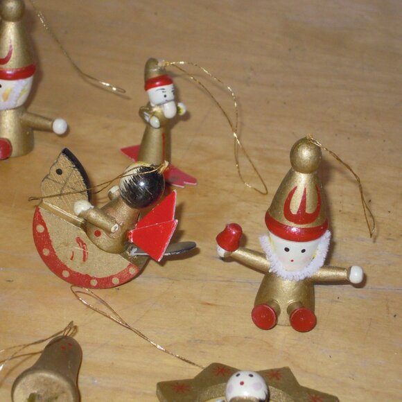 23 Vintage Gold Erzgebirge Volkskunst Wood Christmas Tree Ornament Lot Germany - Picture 2 of 5